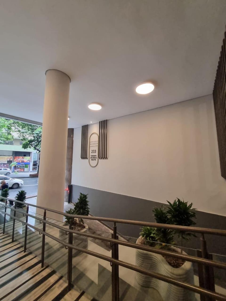 Comodidade E Seguranca No Centro Бело Оризонти Екстериор снимка